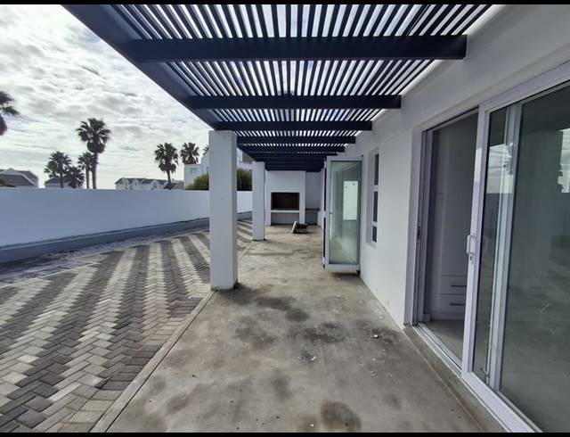 3 BEDROOM HOUSE FOR SALE IN GOLDEN MILE